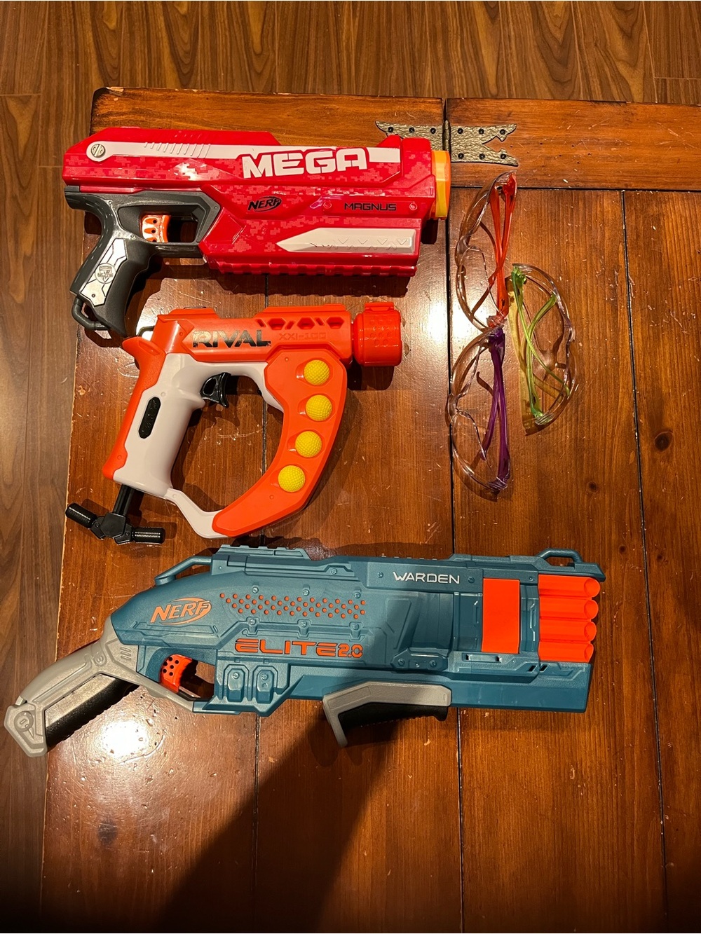 3 Nerf Guns + 3 safety goggles (working)